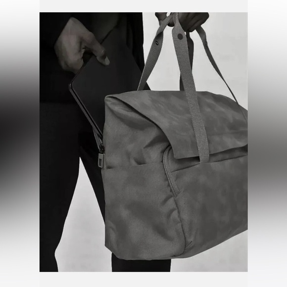 Lululemon Early Embark Duffel Nylon Large Messenger Computer Laptop Bag gray - Picture 3 of 11